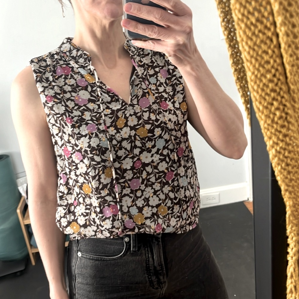 Ann Taylor floral sleeveless top